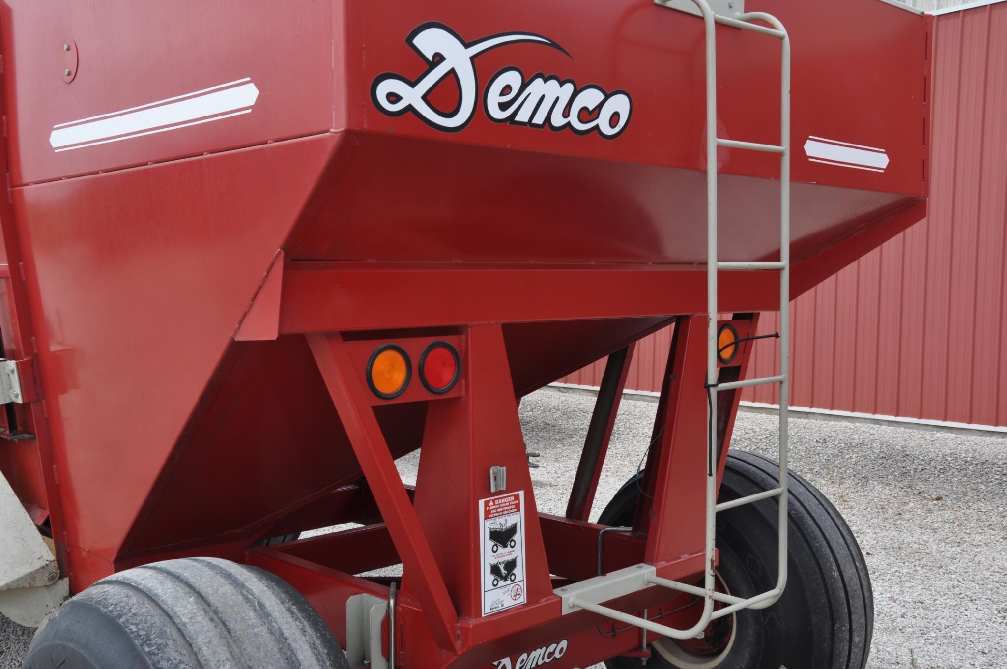 Demco GF525 gravity wagon