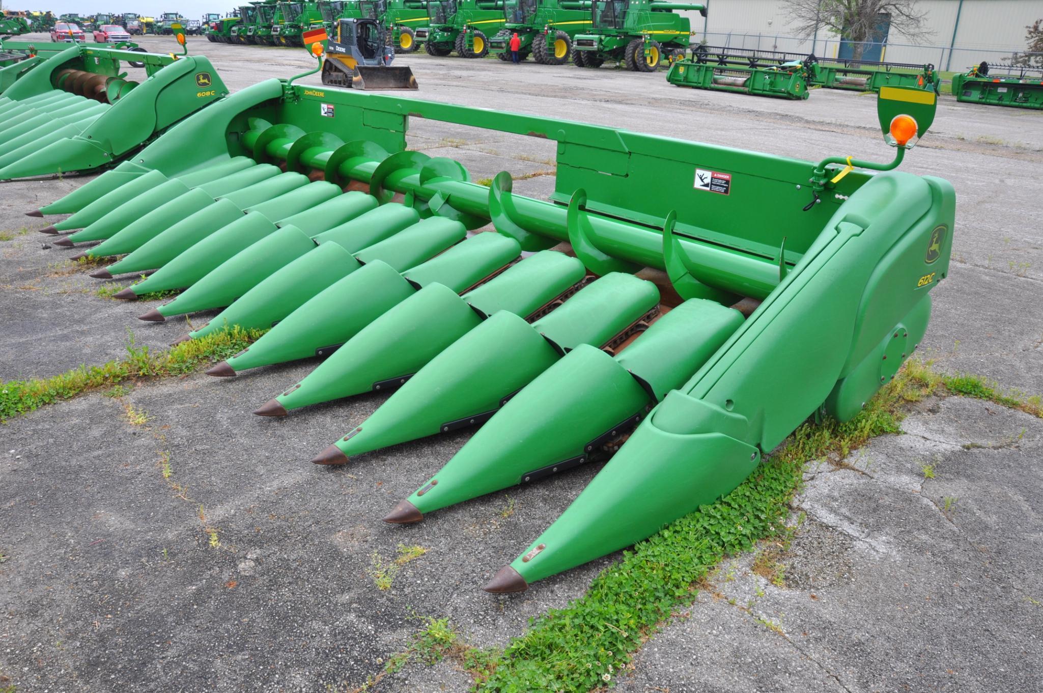 2011 John Deere 612C 12 row 20" corn head