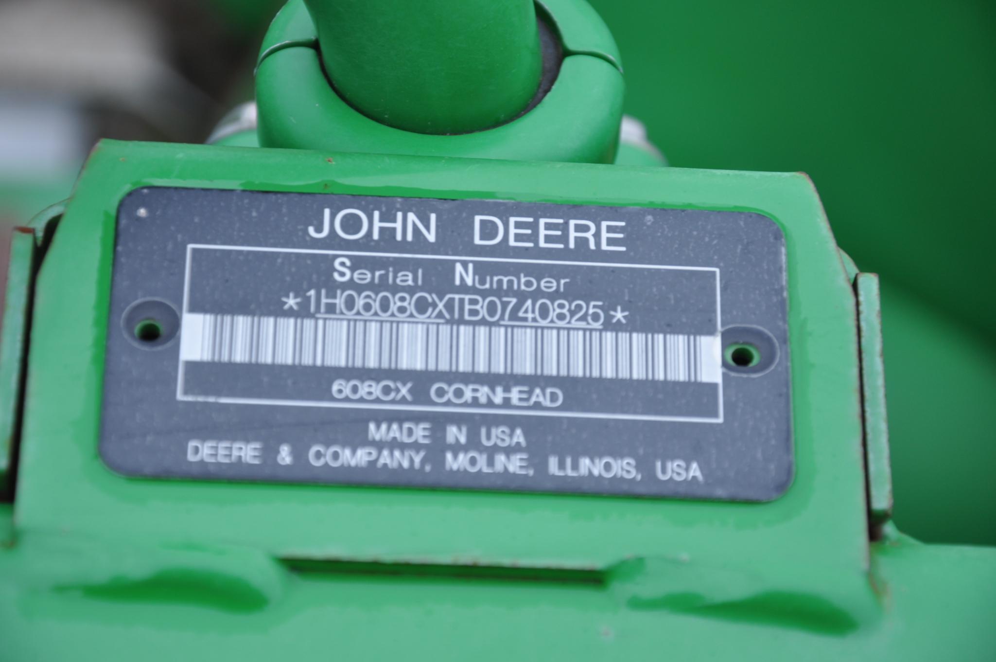 2011 John Deere 608C 8 row 30" corn head