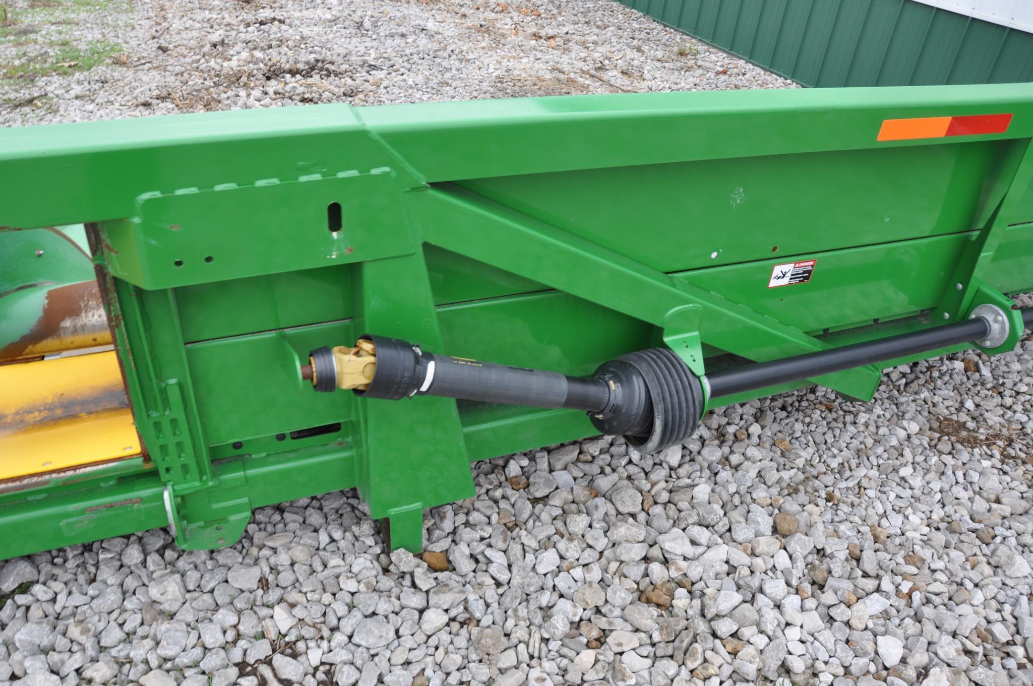 2011 John Deere 612C 12 row 30" corn head