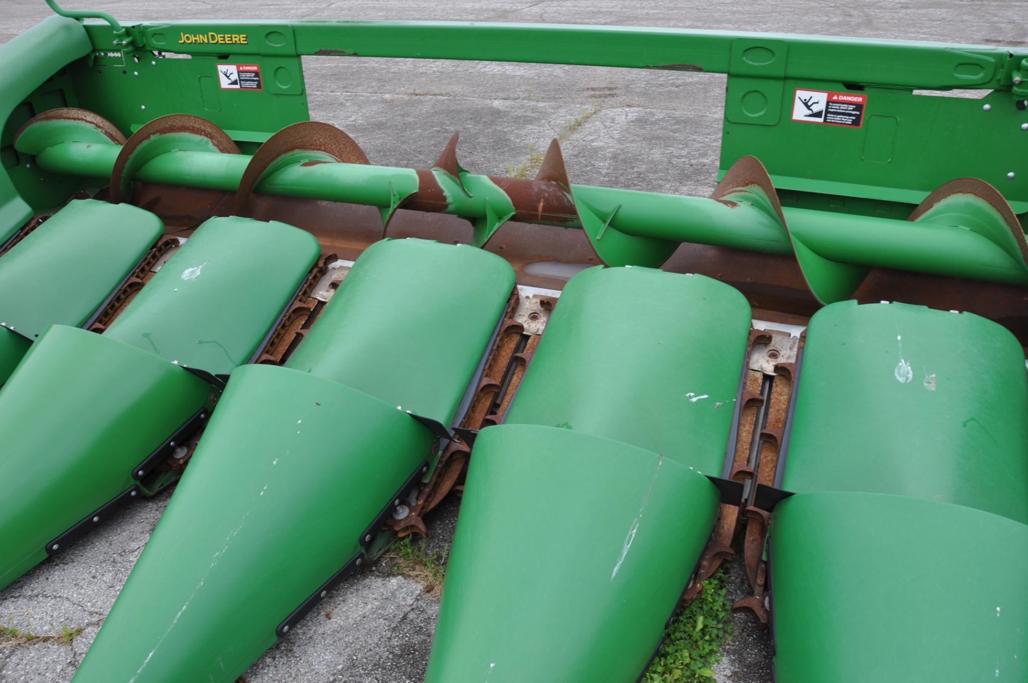 2014 John Deere 606C 6 row 30" corn head