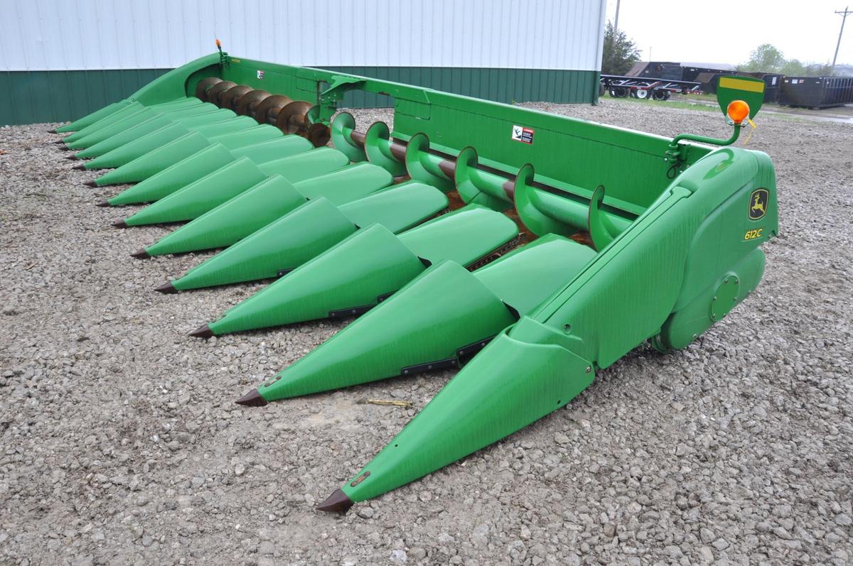 2010 John Deere 612C 12 row 30" corn head