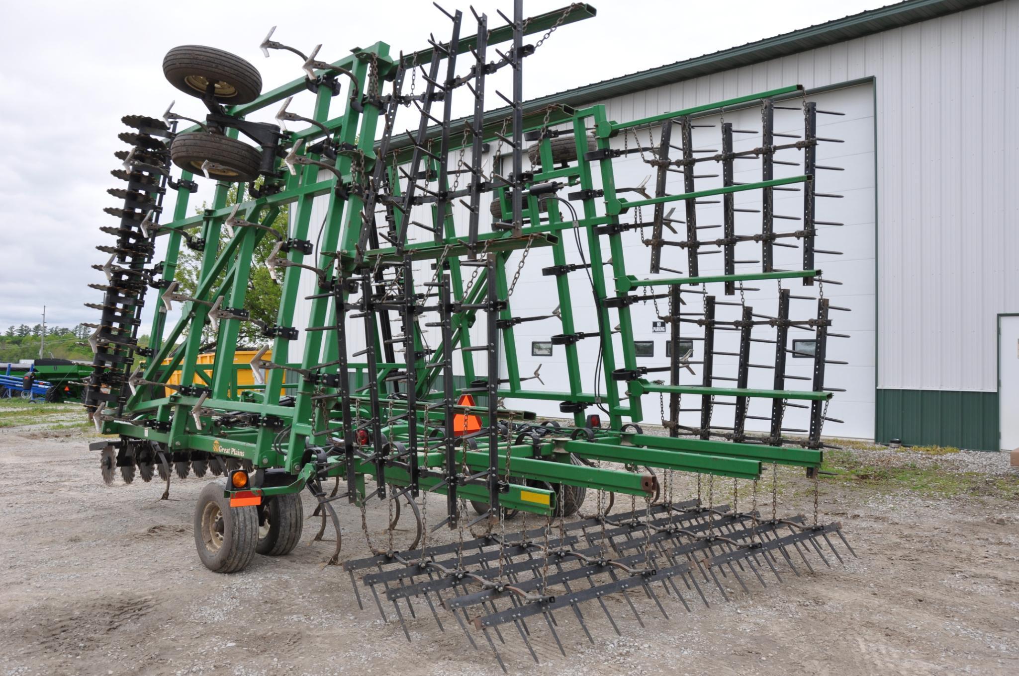 Great Plains 8333 Disc-O-Vator 33' soil finisher