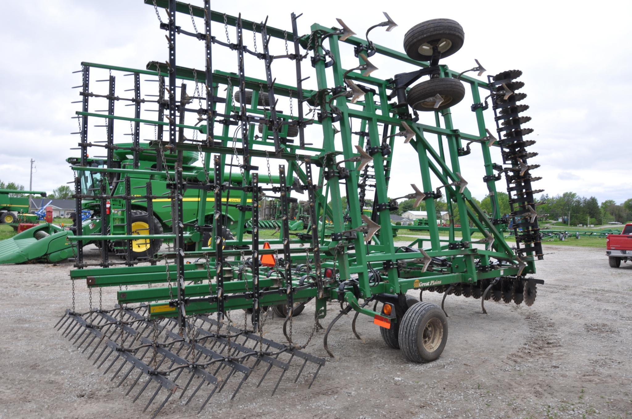 Great Plains 8333 Disc-O-Vator 33' soil finisher