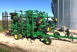 2018 John Deere 2230 48'6" field cultivator