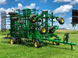 2018 John Deere 2230 48'6" field cultivator