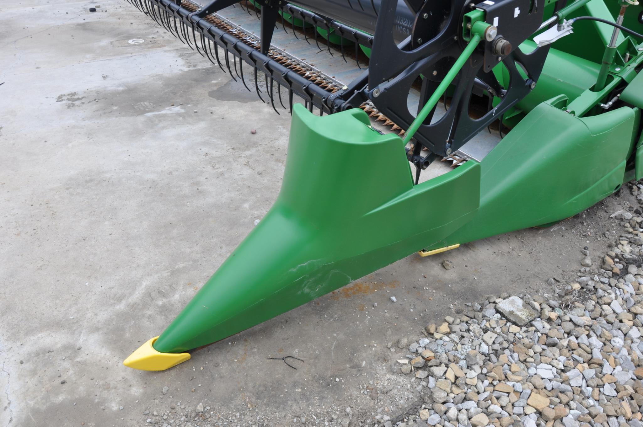 2010 John Deere 635F 35' HydraFlex platform