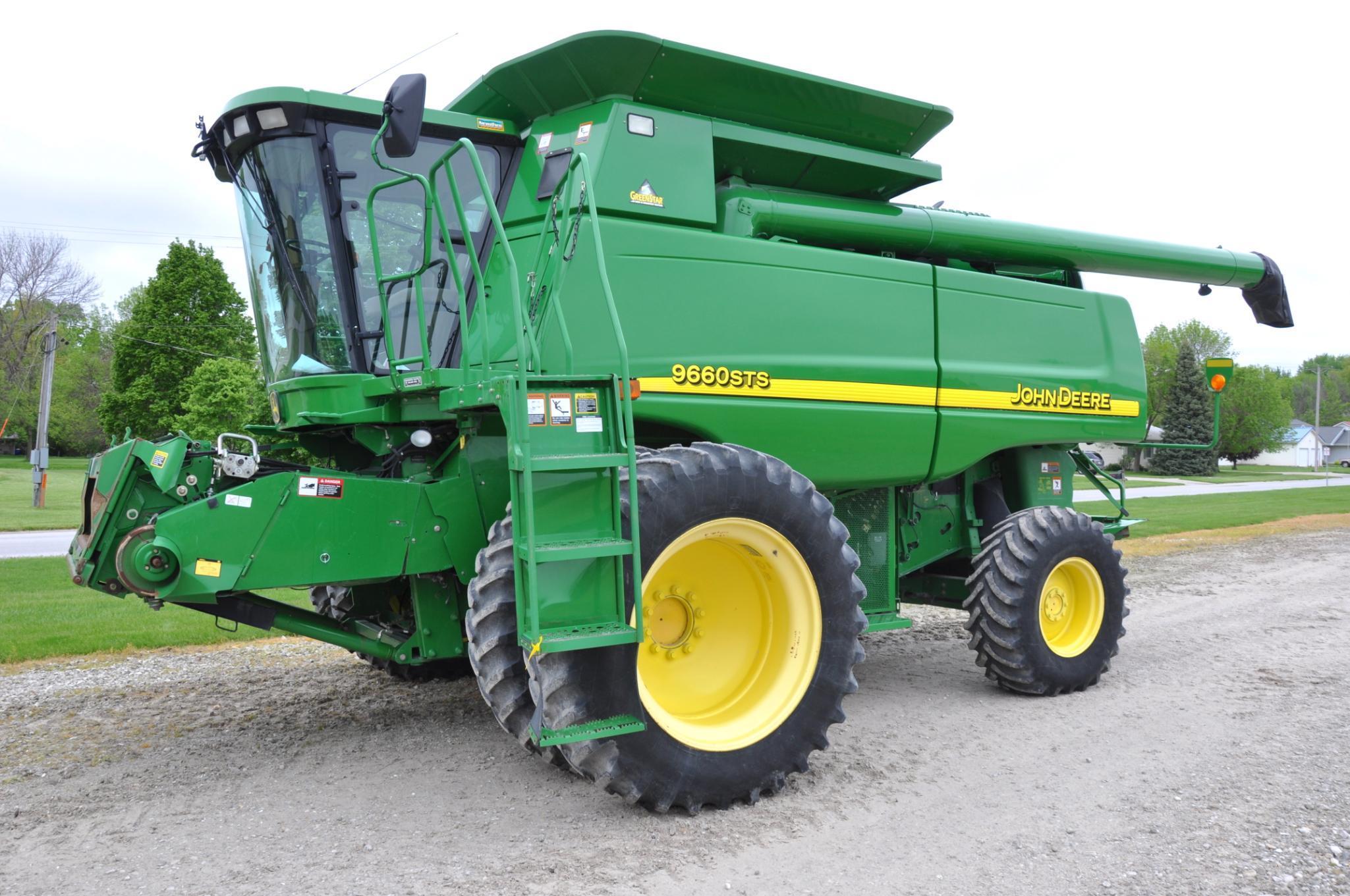 2004 John Deere 9660 STS 2wd combine