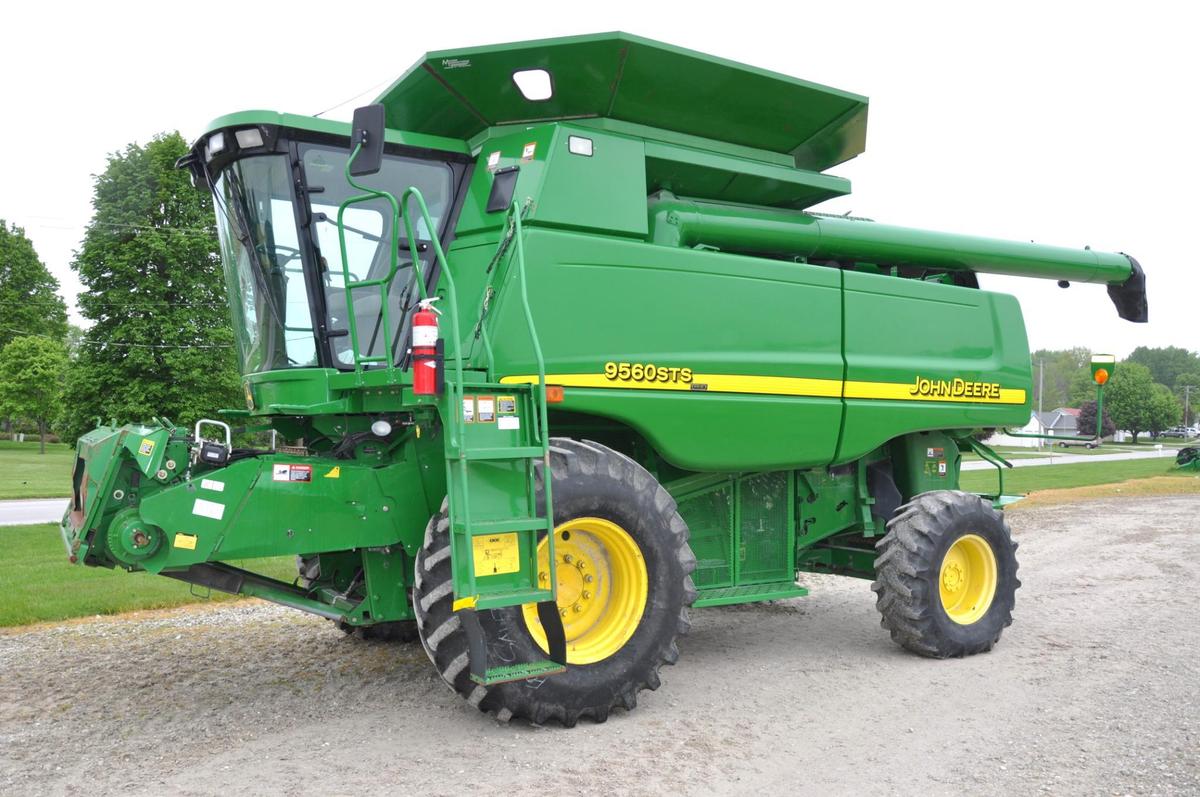 2005 John Deere 9560 STS 2wd combine