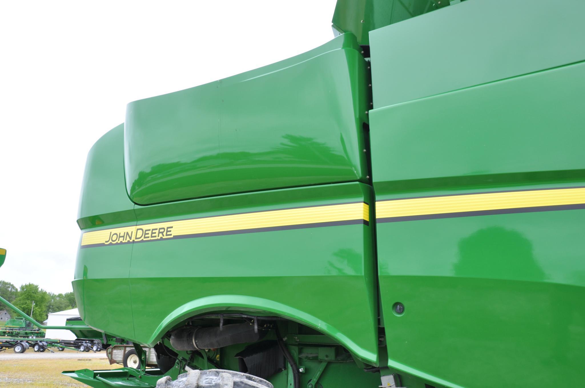 2012 John Deere S680 2wd combine