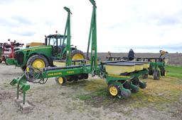 1992 John Deere 7200 12 row 30" planter