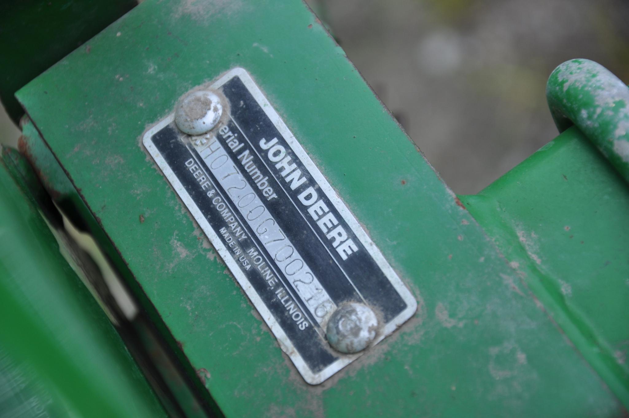 1992 John Deere 7200 12 row 30" planter