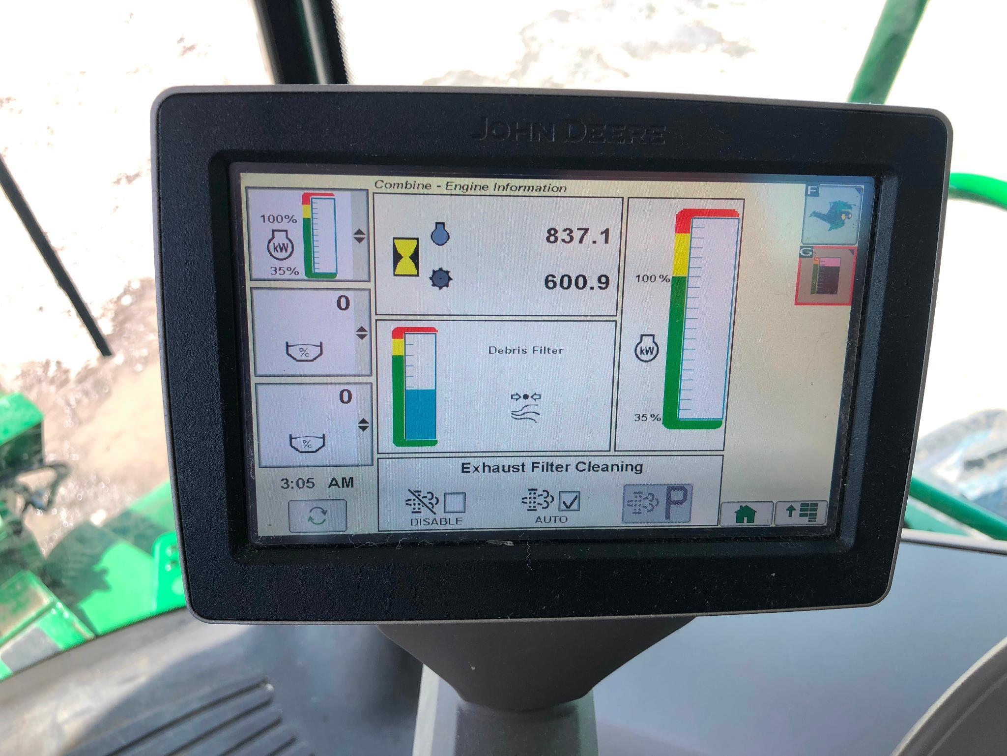 2017 John Deere S680 4wd combine