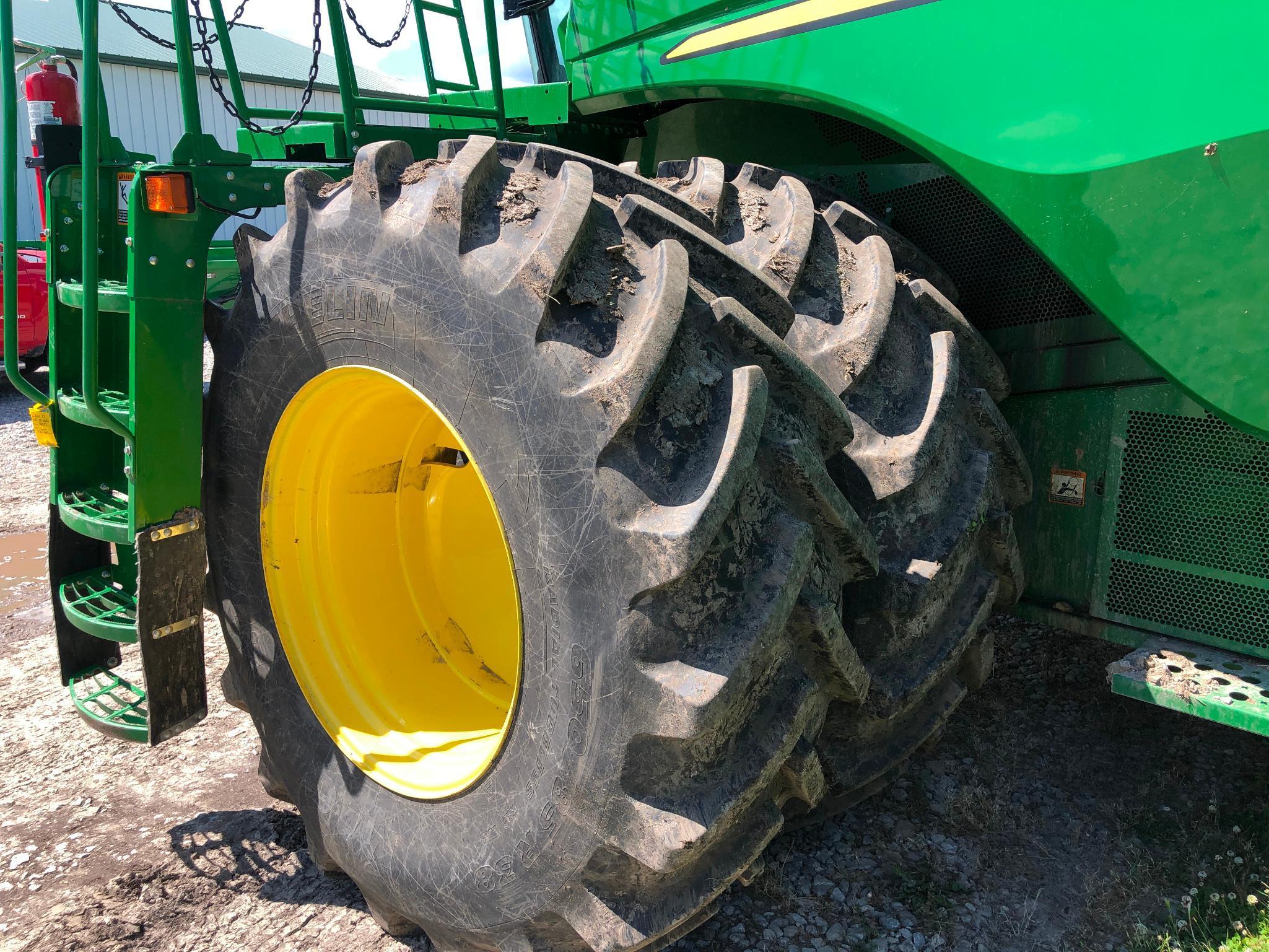 2017 John Deere S680 4wd combine