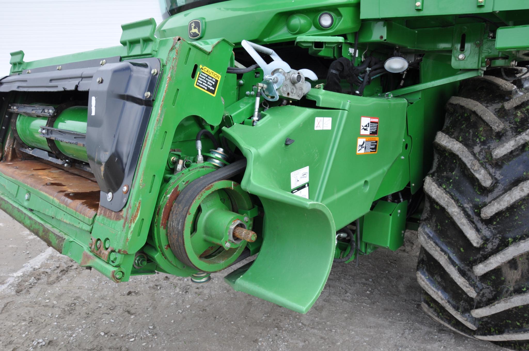 2012 John Deere S680 2wd combine