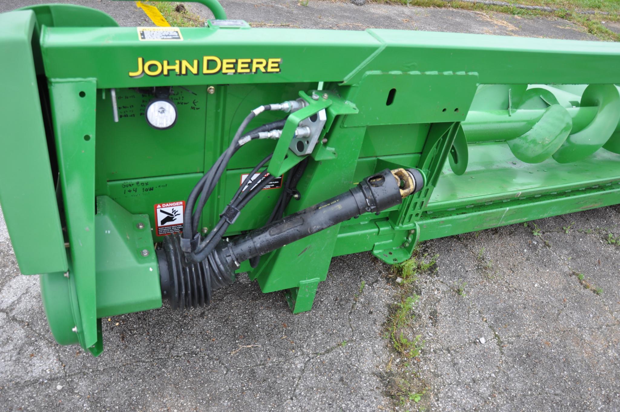 2009 John Deere 606C 6 row 30" corn head