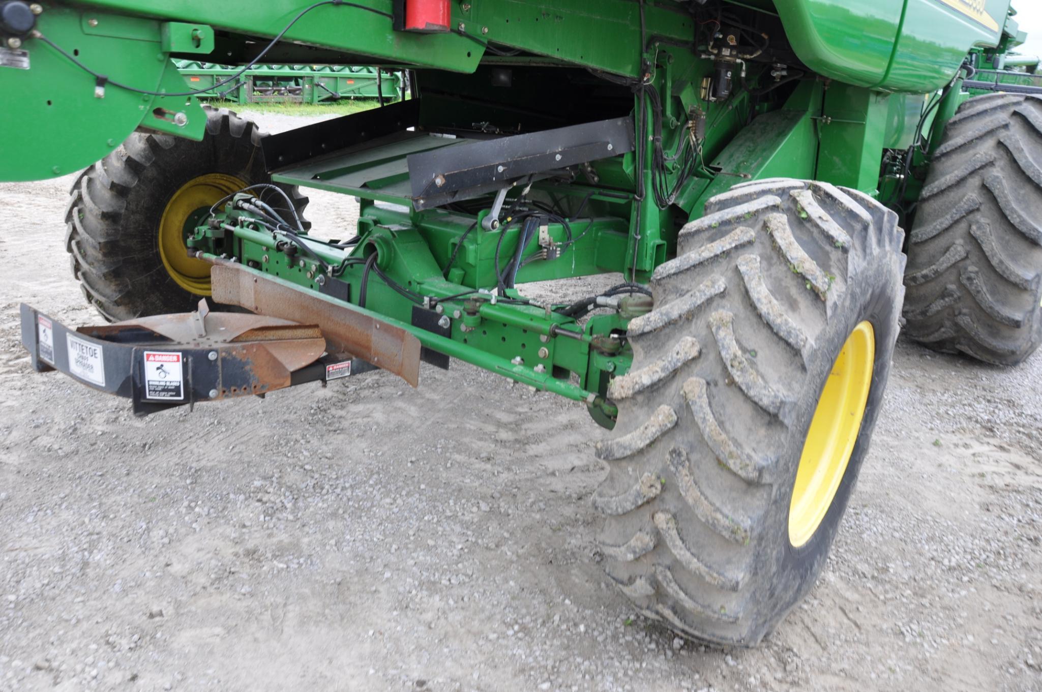 2005 John Deere 9560 Sidehill 4wd combine