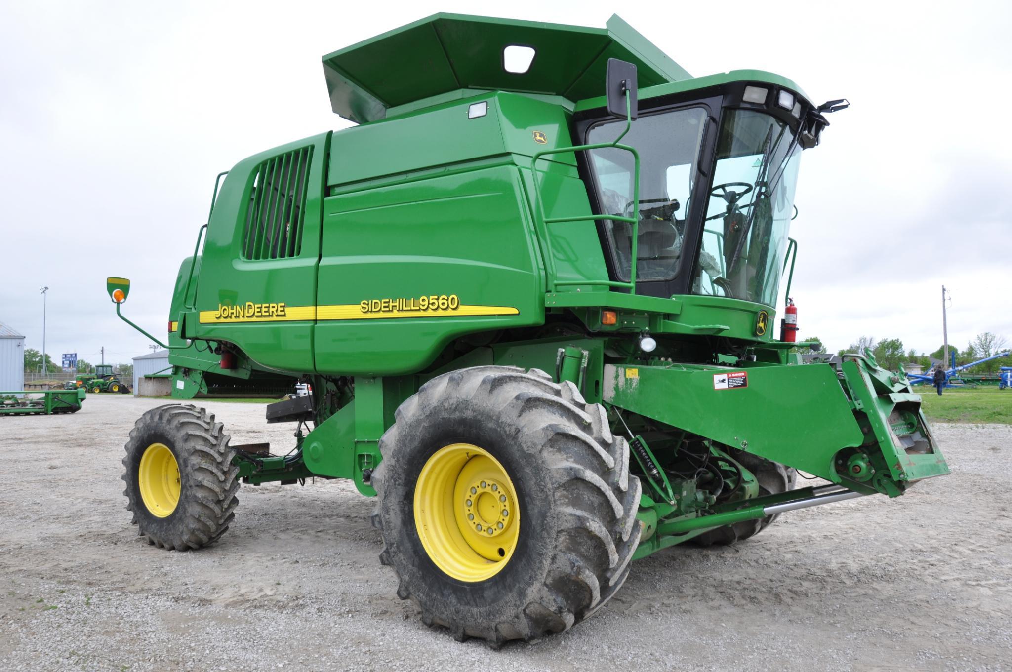 2005 John Deere 9560 Sidehill 4wd combine