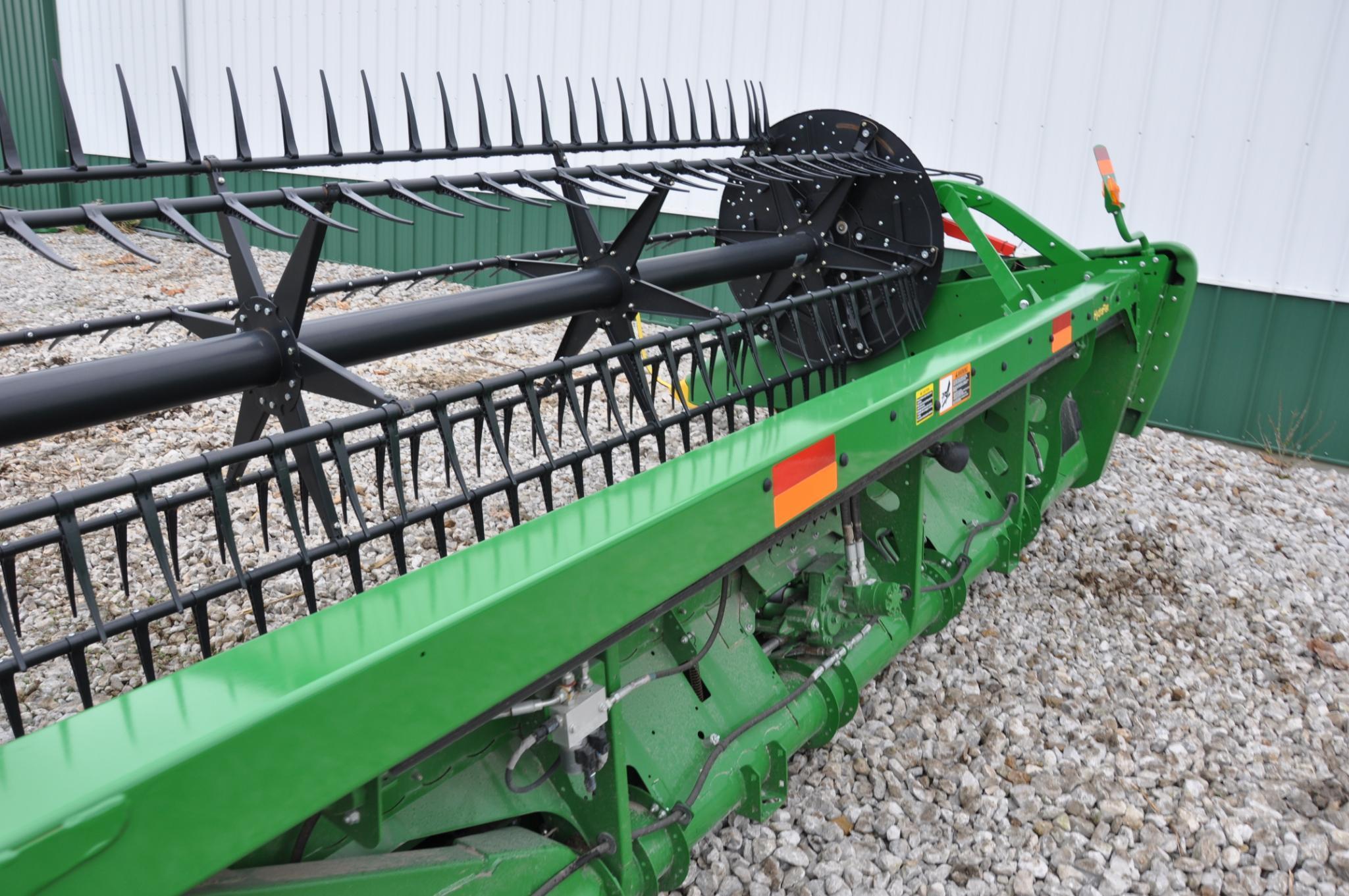 2018 John Deere 640FD 40' flex draper head