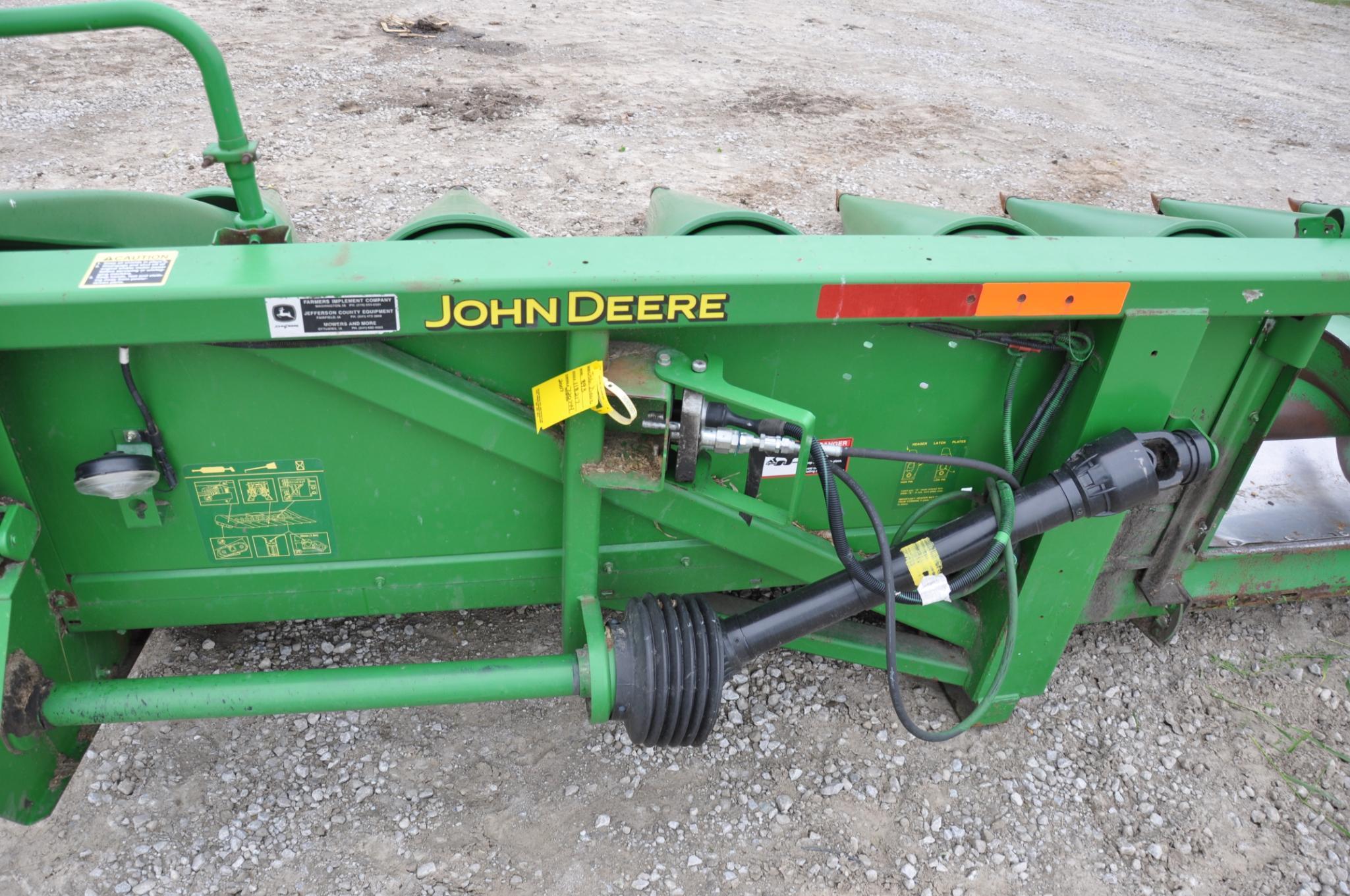 2007 John Deere 893 8 row 30" corn head