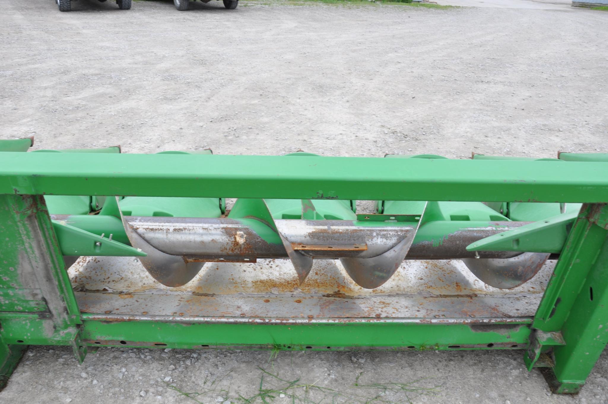 2001 John Deere 693 6 row 30" corn head