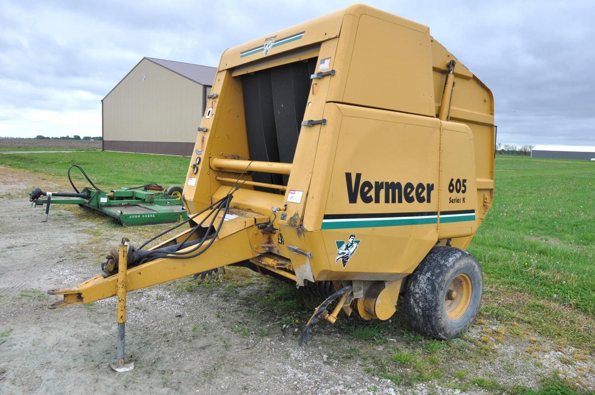 1993 Vermeer 605K round baler