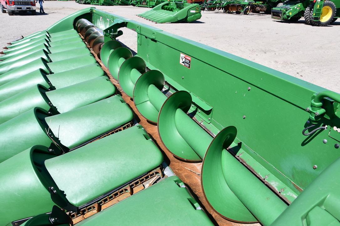 2012 John Deere 612C 12 row 30" corn head