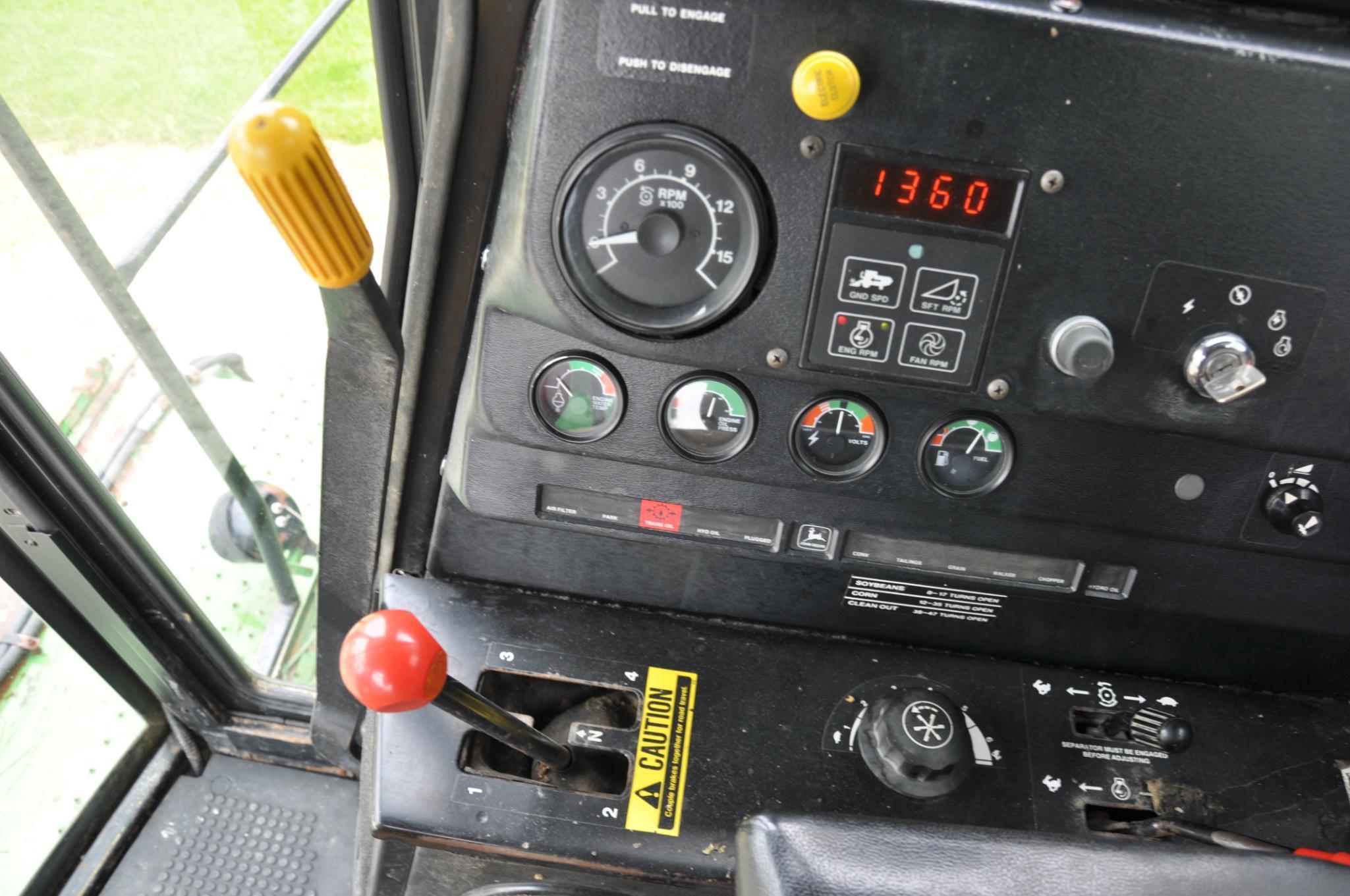 1984 John Deere 7720 Turbo 2wd combine