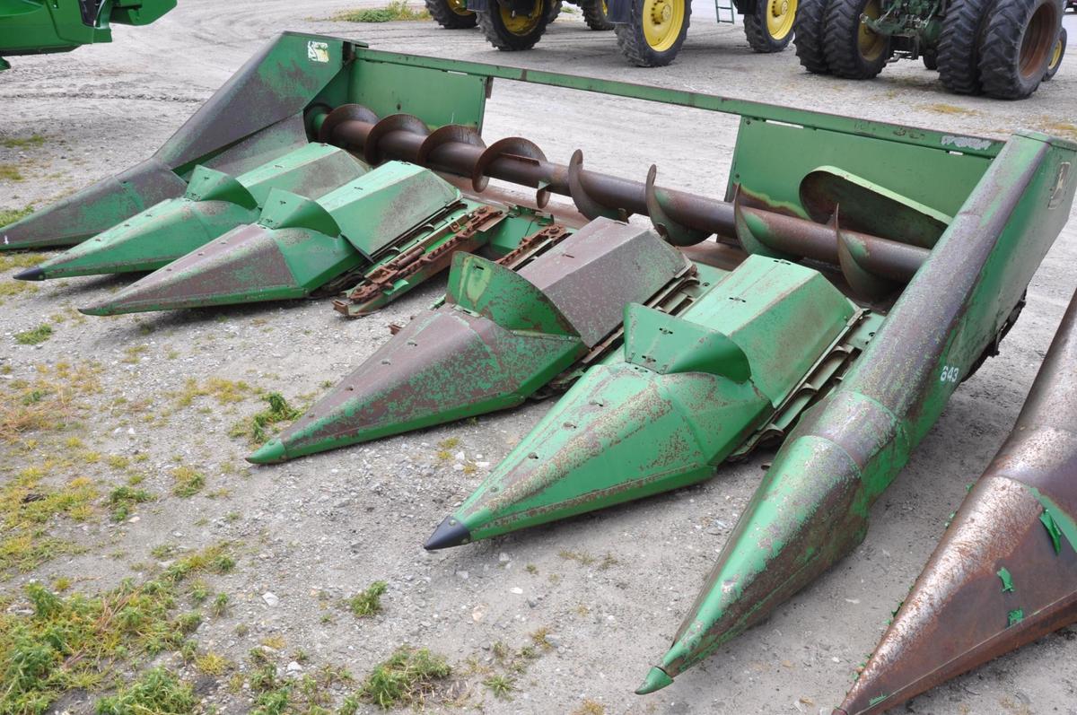 John Deere 643 6 row 30" corn head