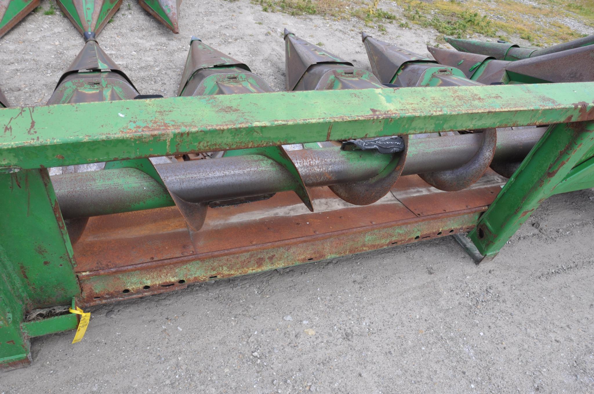 John Deere 643 6 row 30" corn head