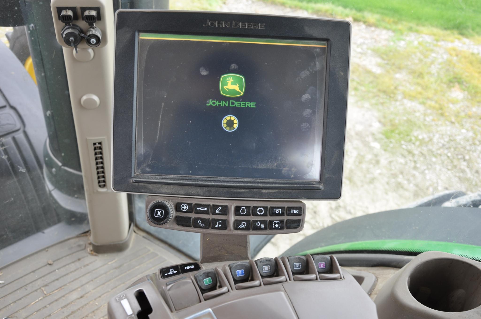 2015 John Deere 8370R MFWD tractor