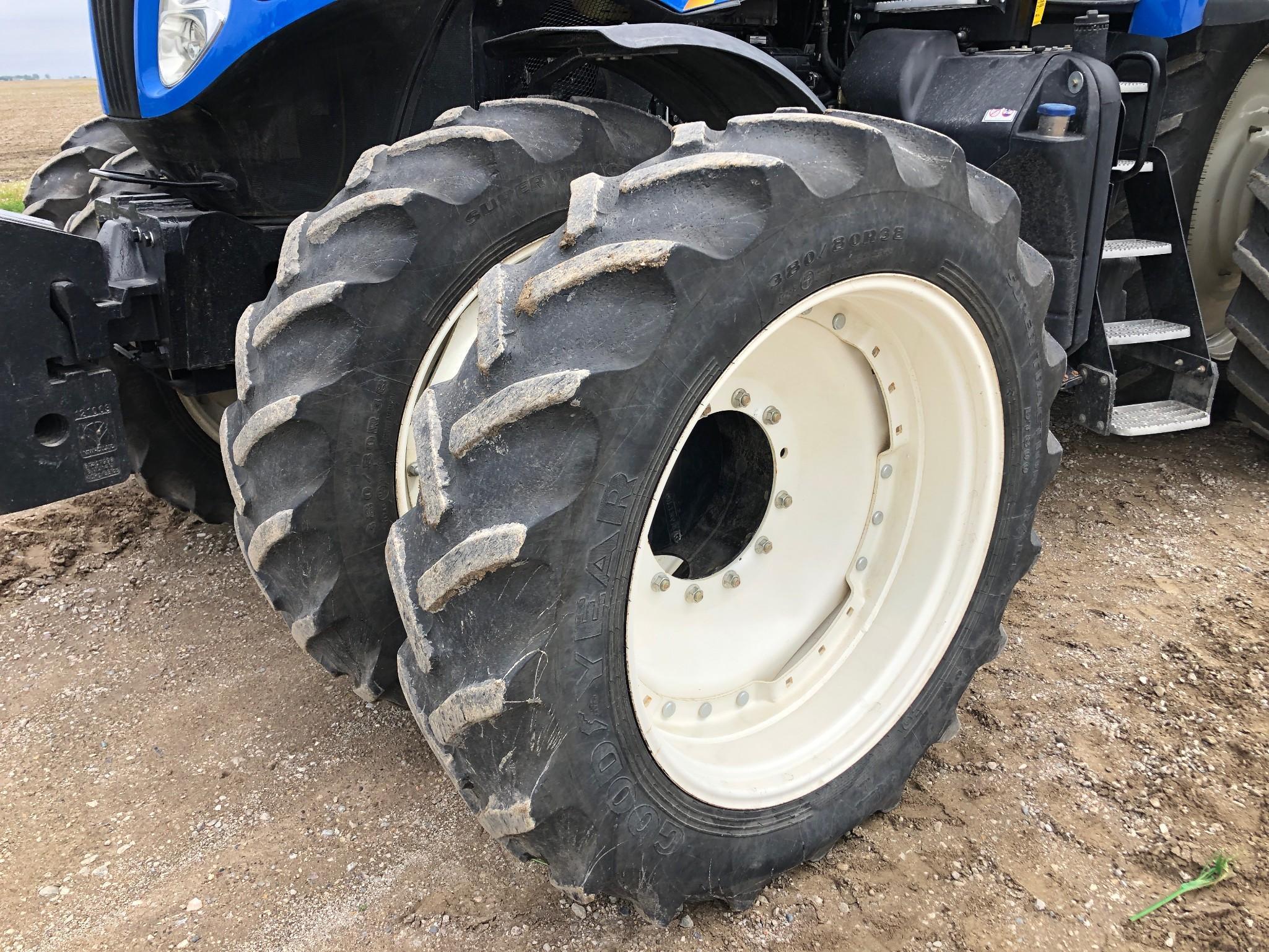 2013 New Holland T8.360 MFWD tractor