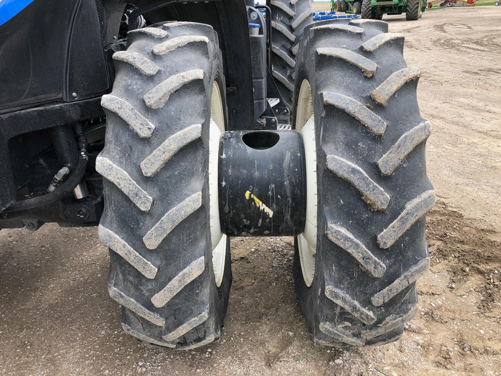 2013 New Holland T8.360 MFWD tractor