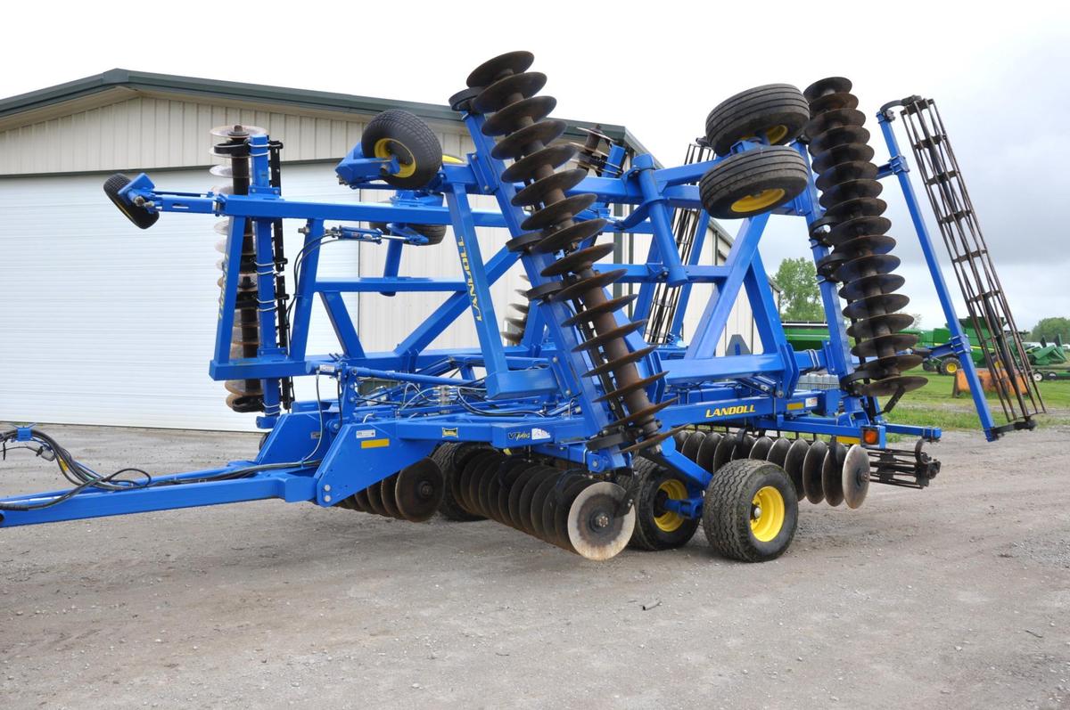 2012 Landoll 7431 33' VT Plus vertical tillage tool