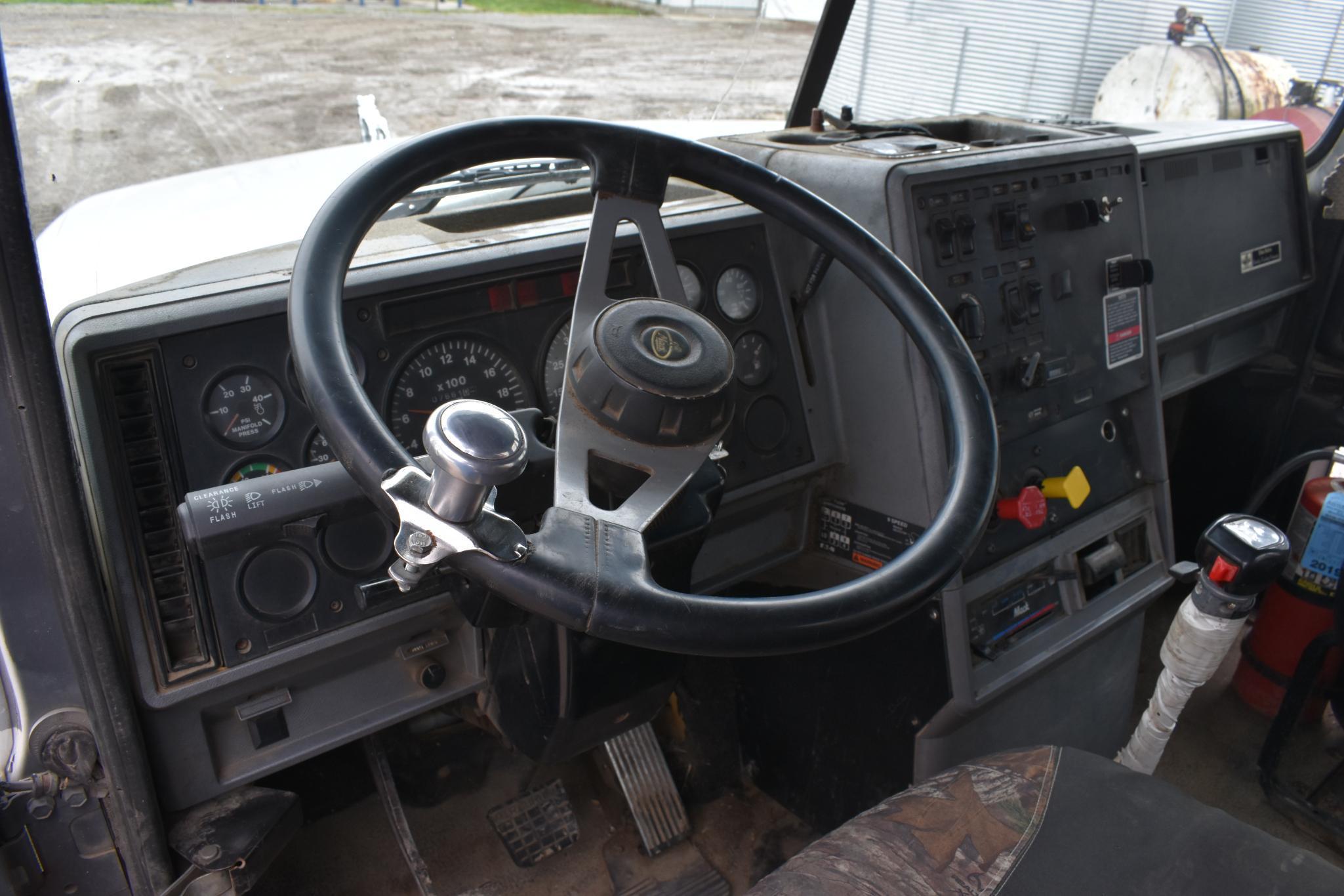 1998 Mack CH613 6x4 forage truck