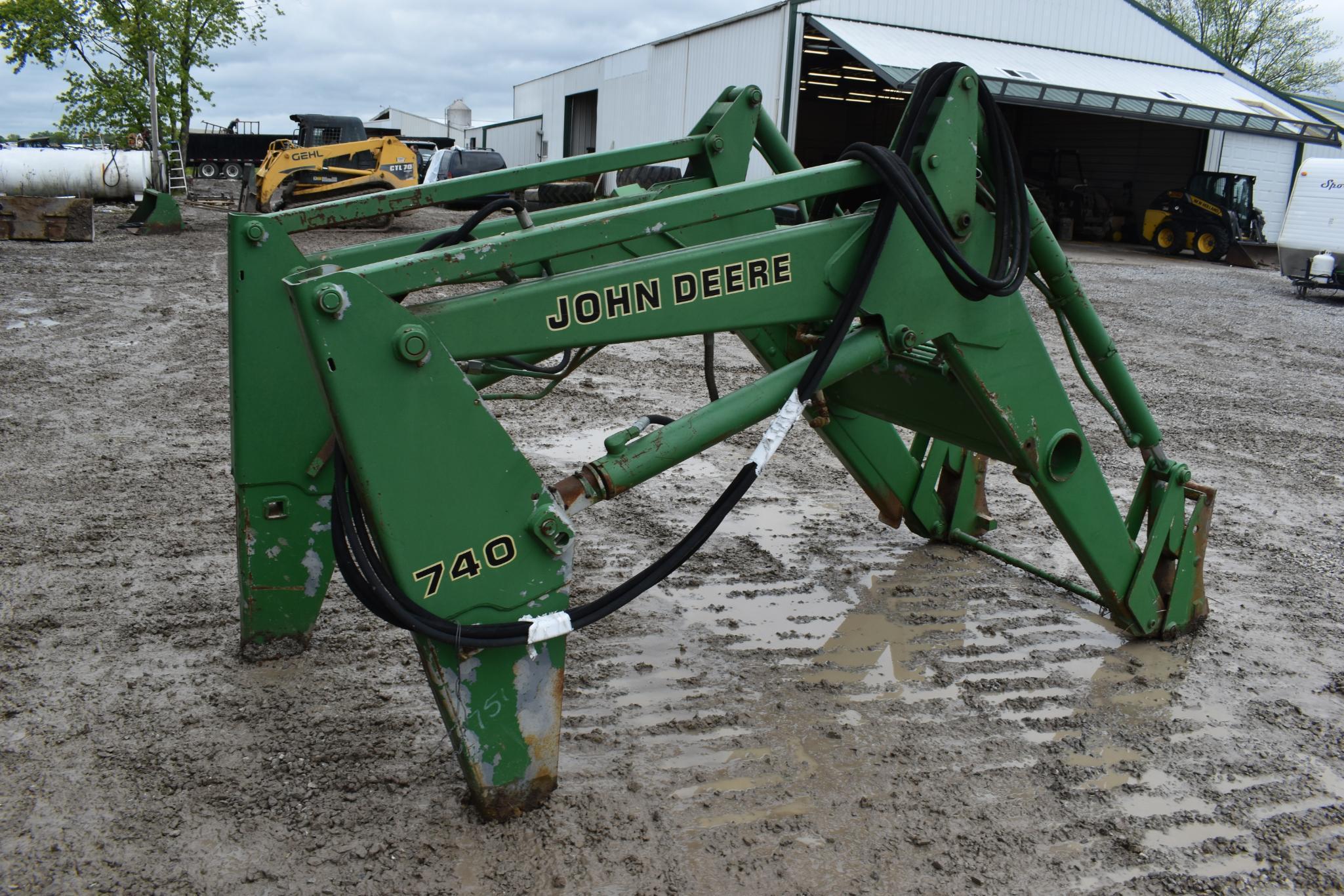 JD 740 Loader