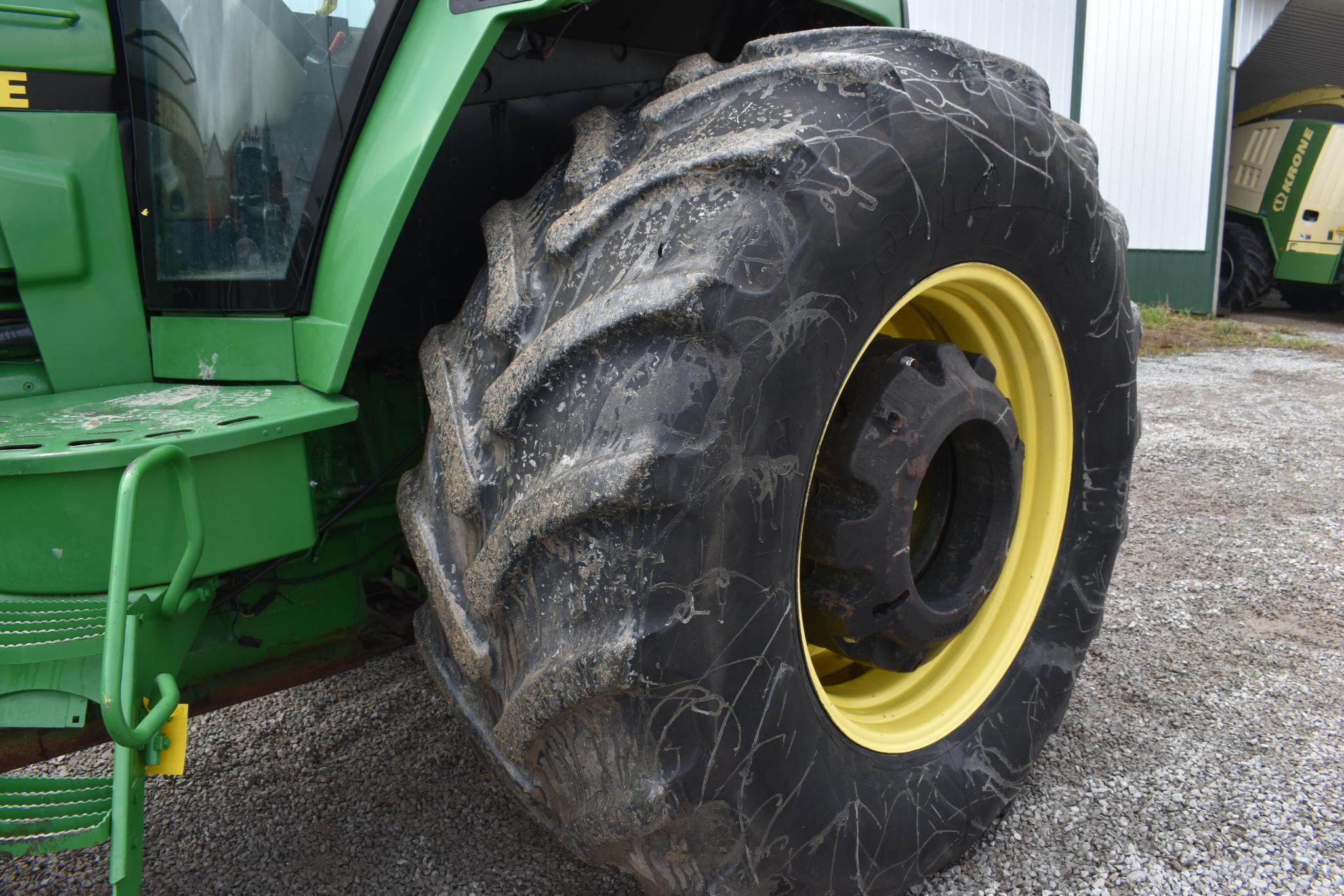 1992 John Deere 4955 MFWD tractor