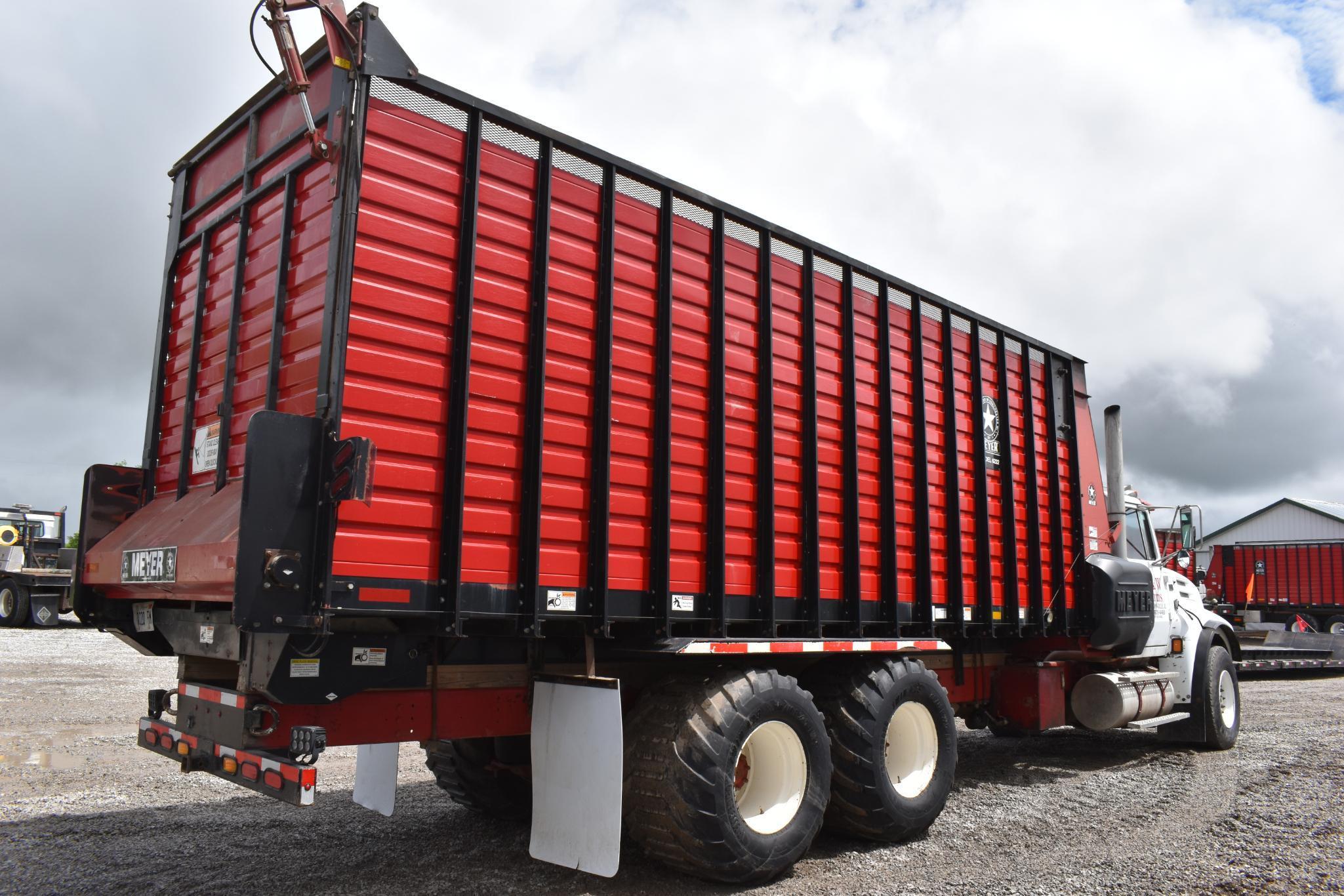 1993 Ford LTL 9000 6x4 forage truck