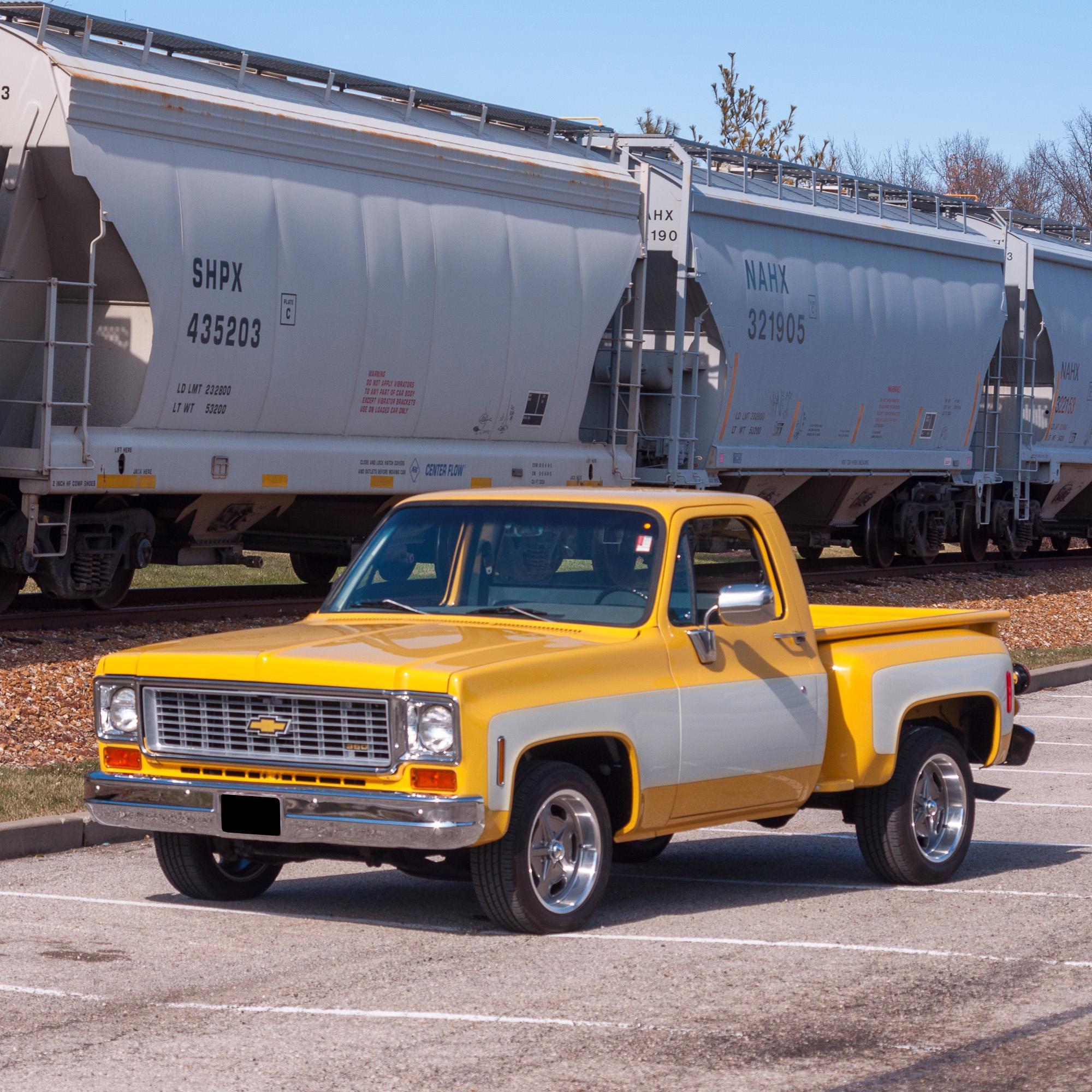 1974 Chevrolet C10 Custom Deluxe Stepside pickup