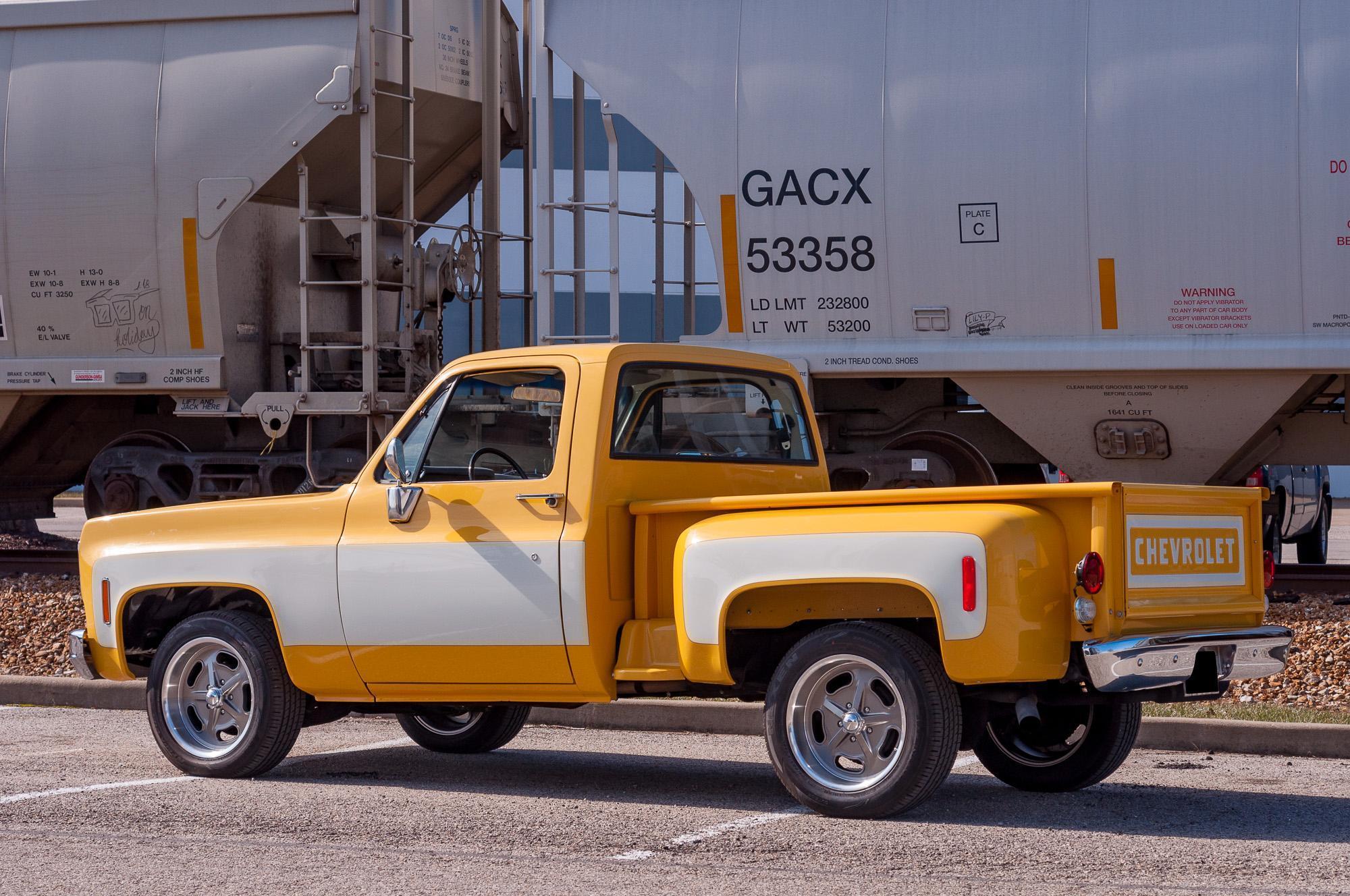 1974 Chevrolet C10 Custom Deluxe Stepside pickup