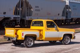 1974 Chevrolet C10 Custom Deluxe Stepside pickup