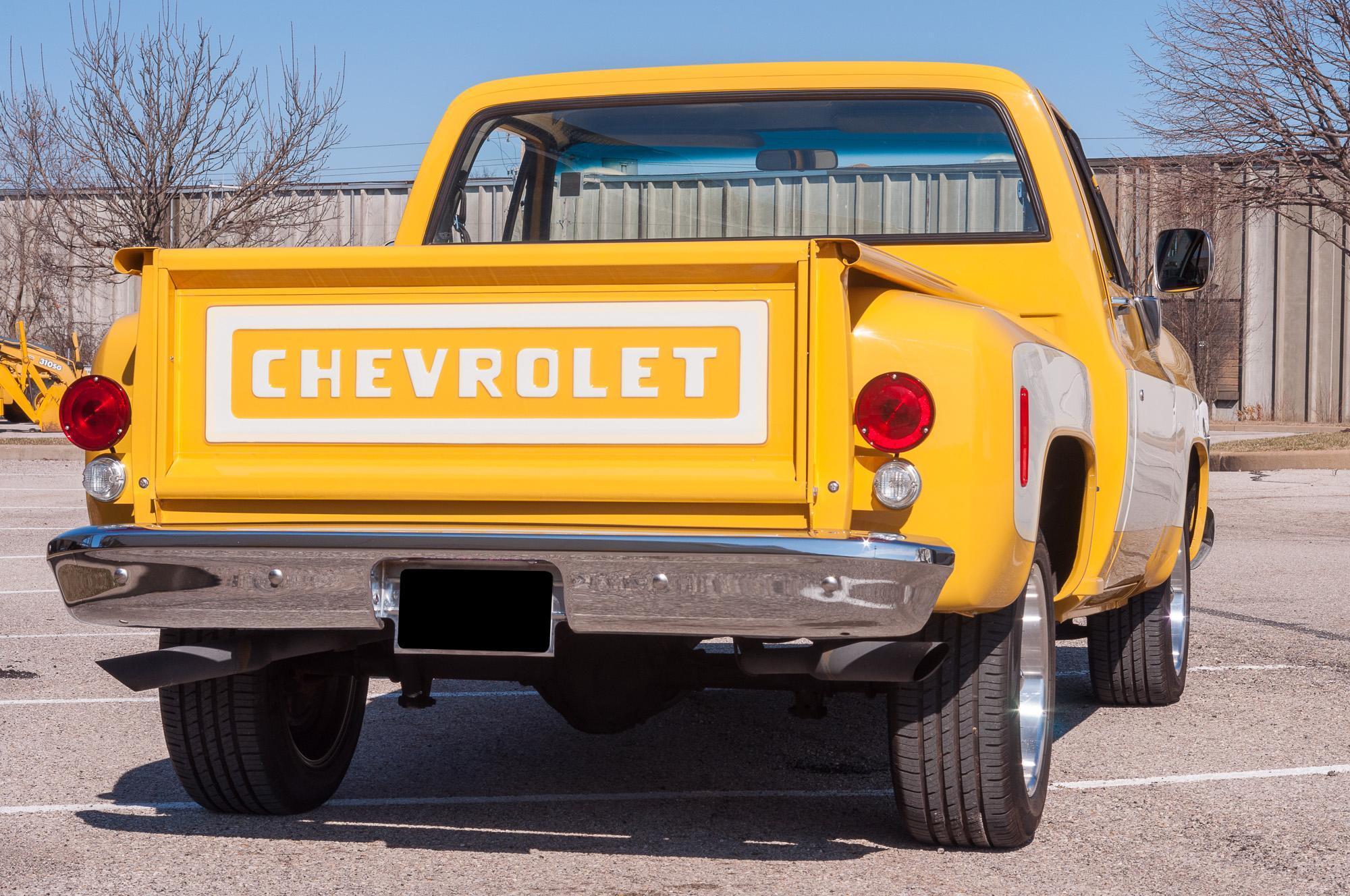 1974 Chevrolet C10 Custom Deluxe Stepside pickup