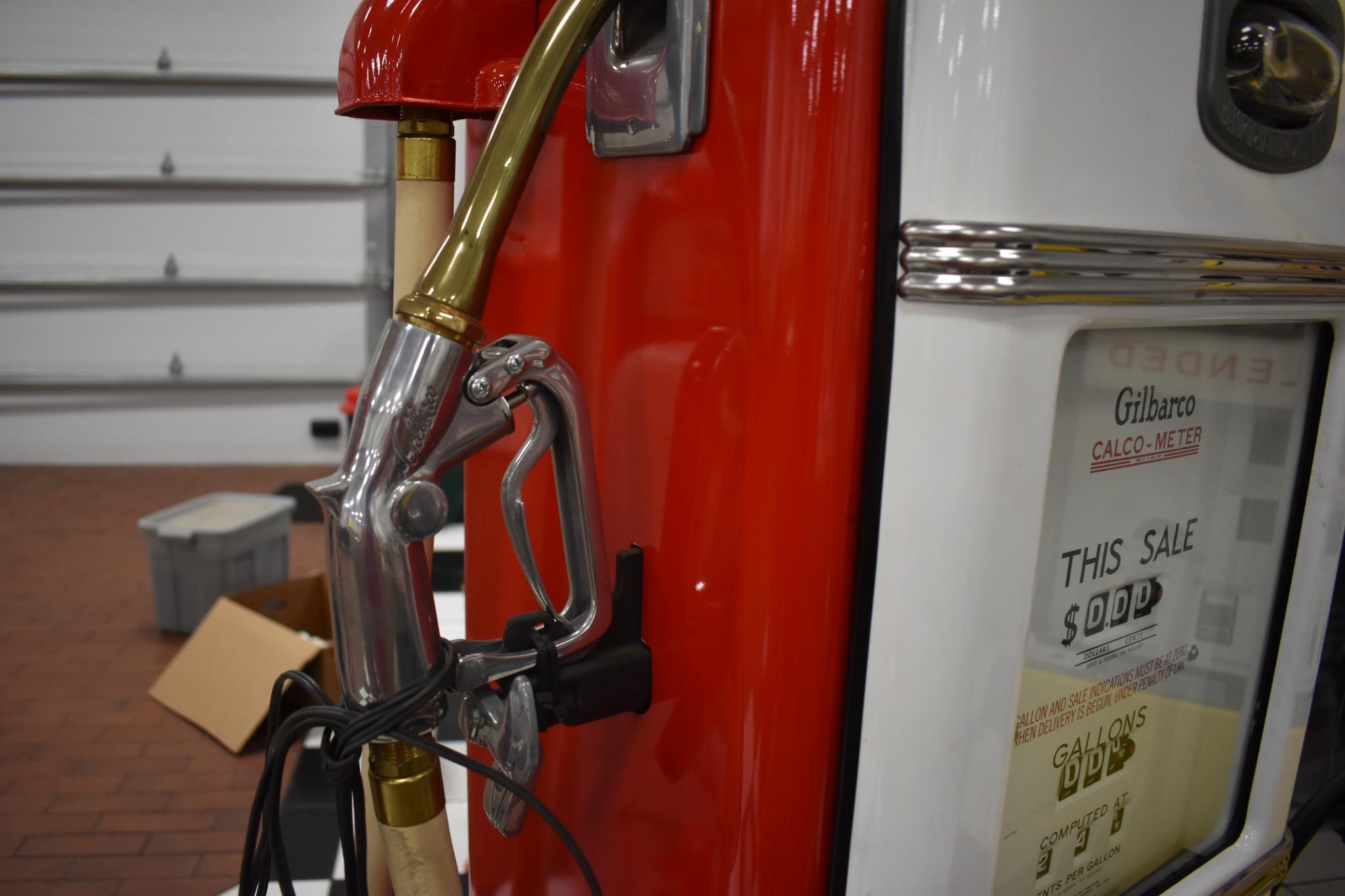 1939 Gilbarco Model 96 Standard White Crown Oil gas pump