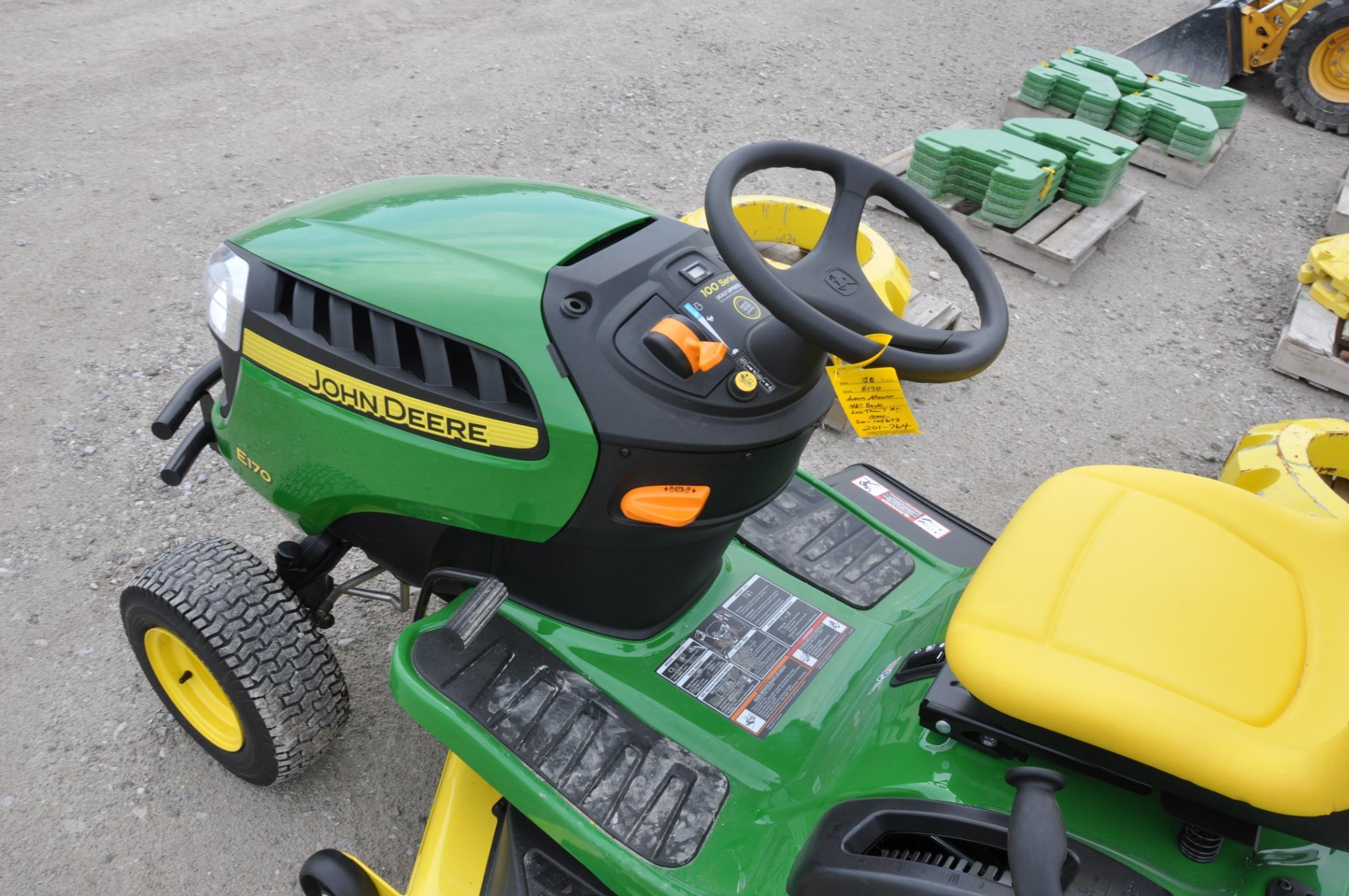 '19 JD E170 riding lawn mower