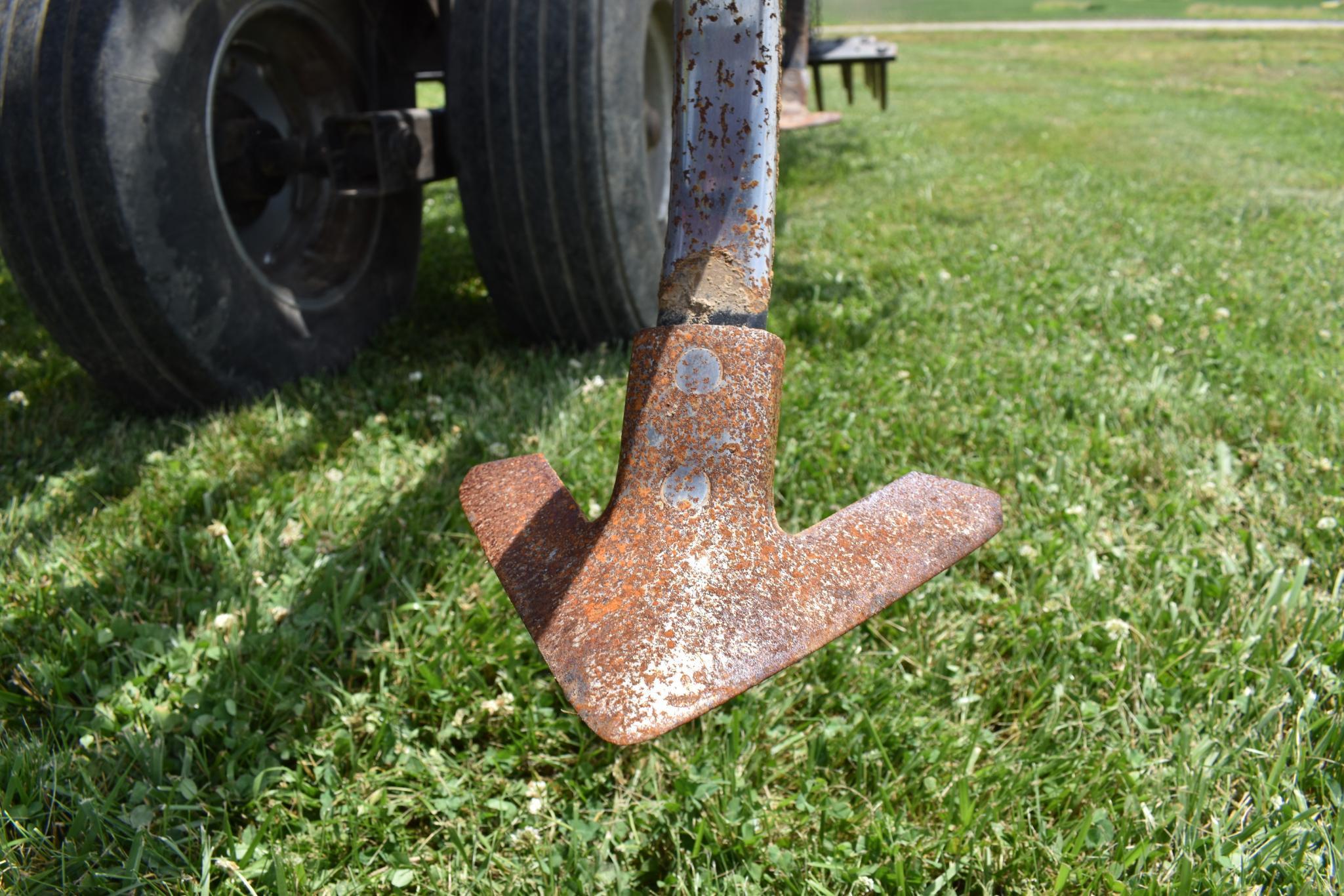 Case-IH Tiger-Mate II 36' field cultivator