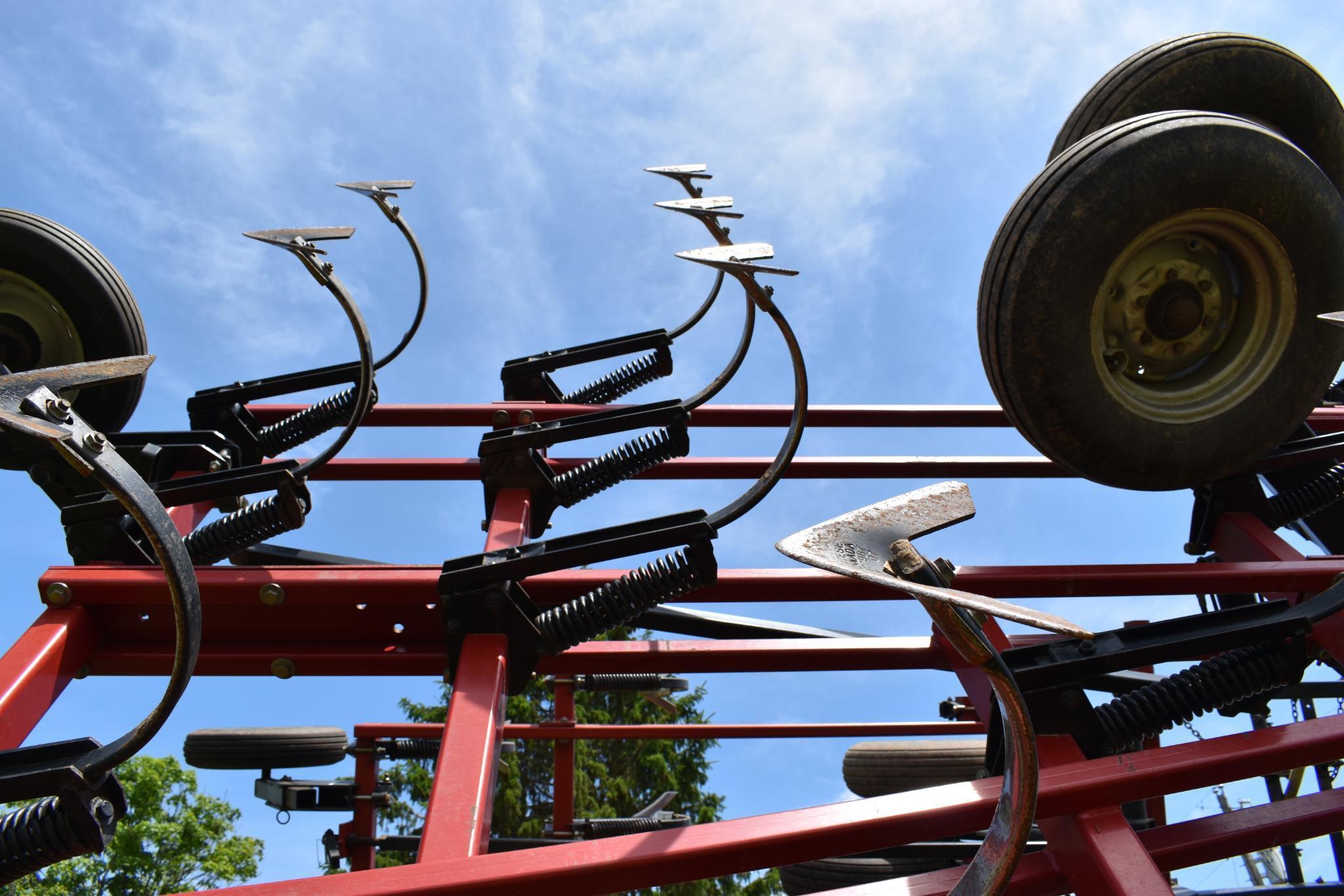 Case-IH Tiger-Mate II 36' field cultivator