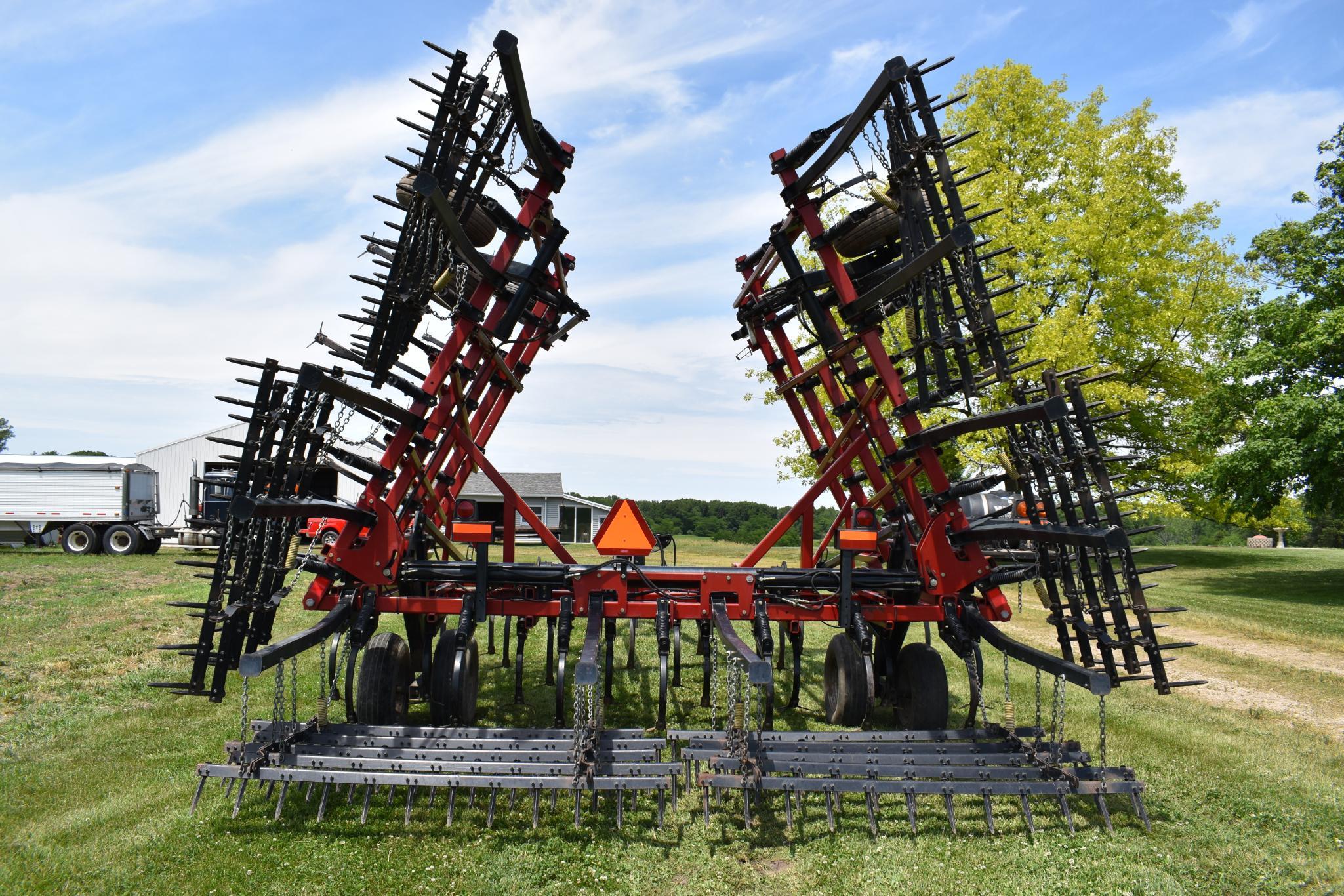 Case-IH Tiger-Mate II 36' field cultivator