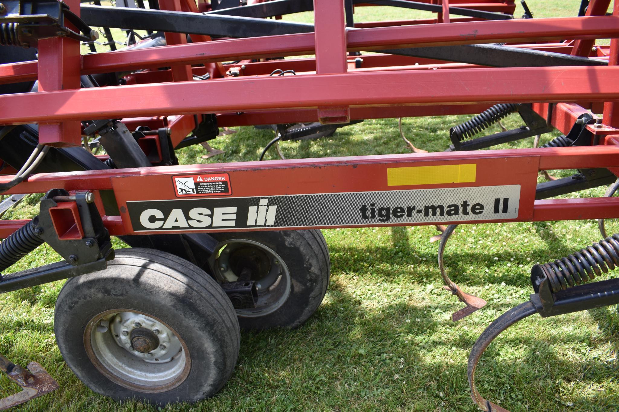 Case-IH Tiger-Mate II 36' field cultivator