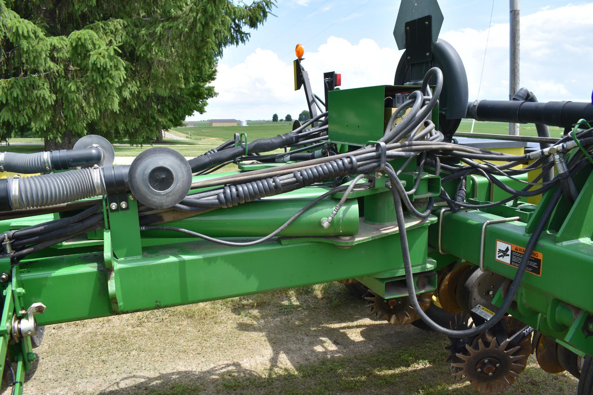 2006 John Deere 1770NT 16 row 30" planter