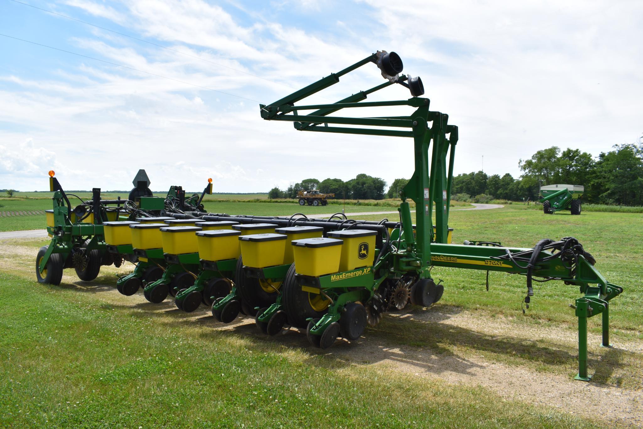 2006 John Deere 1770NT 16 row 30" planter